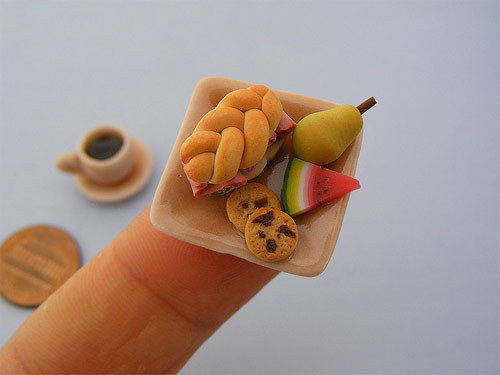 wacky-thoughts:Miniature handmade sculptures by Israeli artist Shay Aaron