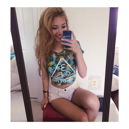 Hot Asian girl selfie - IG wowwoohoo adult photos