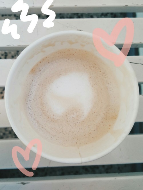 nupp-u: A latte from my fav café~ ig: @ nupp_u