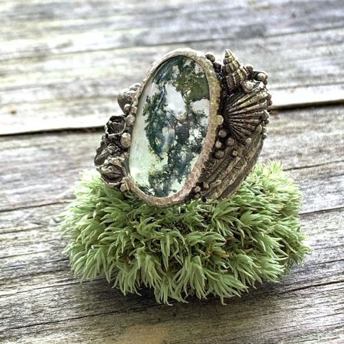 Moss agate #tidepool shell collage ring click photo to shop link. #seashellring #mossagatering #beac