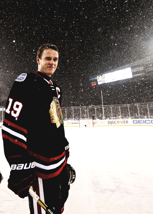 jonathan toews stadium series jersey