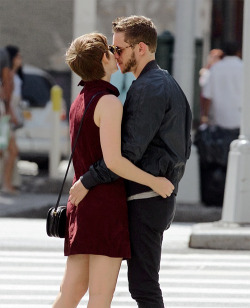 dailyjamiebell:  Jamie Bell and Kate Mara out for a stroll in New York City (September 17, 2015)