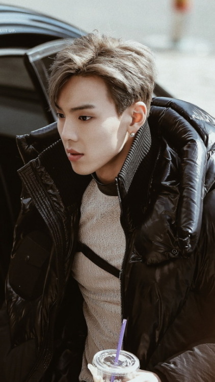 moncafedits: - shownu lockscreens.lke or reblog if you save!