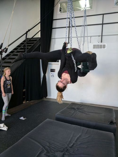 spindlethief:This was my evening yesterday. Trying out a new apparatus at the circus studio (Studio 