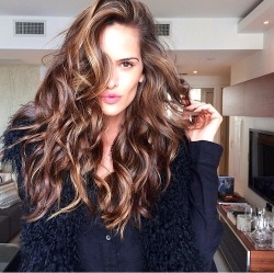 naimabarcelona:  Izabel Goulart