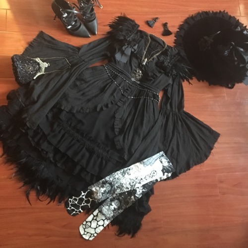 skullita: skullita: Created a witchy coord~! For day 3 of 100 days of Lolita! Reblogging with det