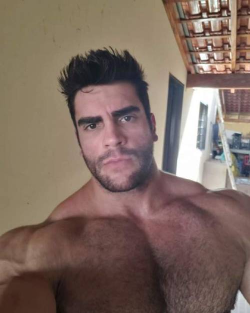 perfectmusclemen:  Felipe Mattos Please repost porn pictures