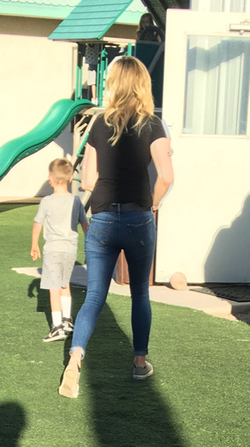 jeffisthemanblog:Collection of lovely blonde women looking good in some jeans and black belts. I lov