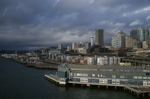 Seattle Waterfront: December 2014. f/8.0, ¹⁄₁₀₀₀ sec, 800 ISO