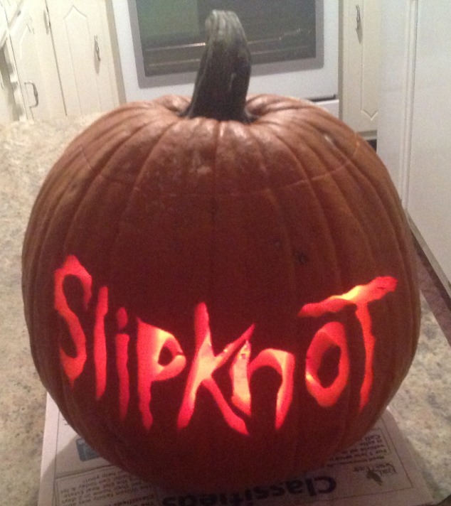 A couple more pics of my slipknot pumpkin