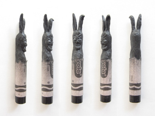 ogatamon: artmesohard:  These little figures were created by artists Hoang Tran. Using Crayola 
