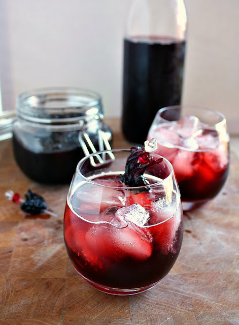 descouleurs:  (via Vanilla Clouds and Lemon Drops: Hibiscus Cordial {& Hibiscus Flowers in Syrup}) 