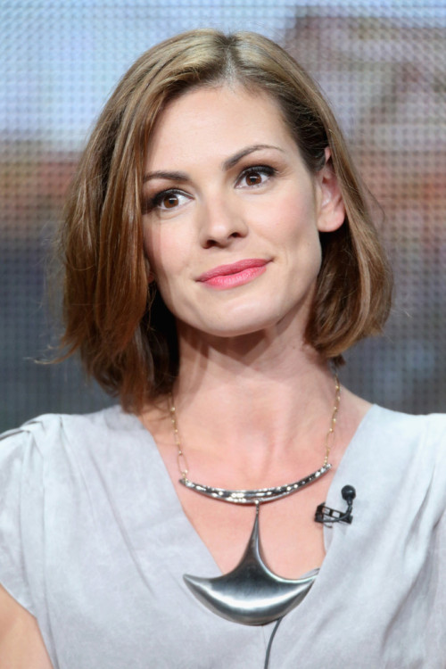 jorge3z:  Daisy Betts 2015.08.12 - NBCUniversal Summer TCA Press Tour ‘Childhood’s End’ Panel