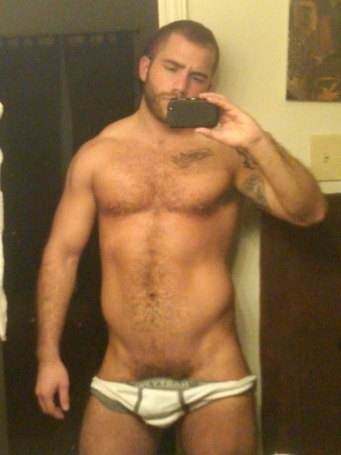 jacktwister:  Real Man…Real Fuckin’ Hot! 