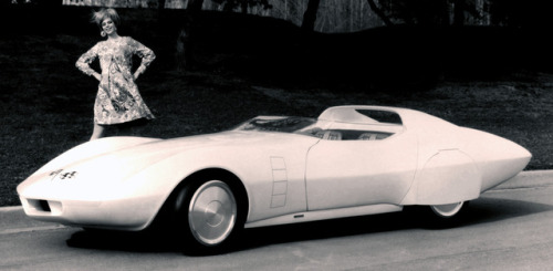 carsthatnevermadeitetc:Chevrolet AstoVette, 1968. An aerodynamically optimised C3 Corvette with an e