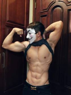 chocolateab:  My Halloween hunk 