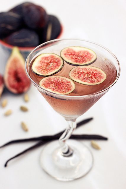 basilgenovese:  Fig, Vanilla & Cardamom Infused Vodka (Tasty Yummies)