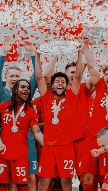 Lockscreens: FC Bayern Munich + Bundesliga champions || asked by anon