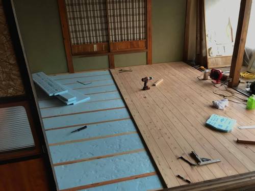 全国床張り協会 古民家の床を断熱しながら板張りにする 遠野床張り練習会レポート 全国床張り協会 古民家の床を断熱しながら板張りにする 遠野床張り練習会レポート