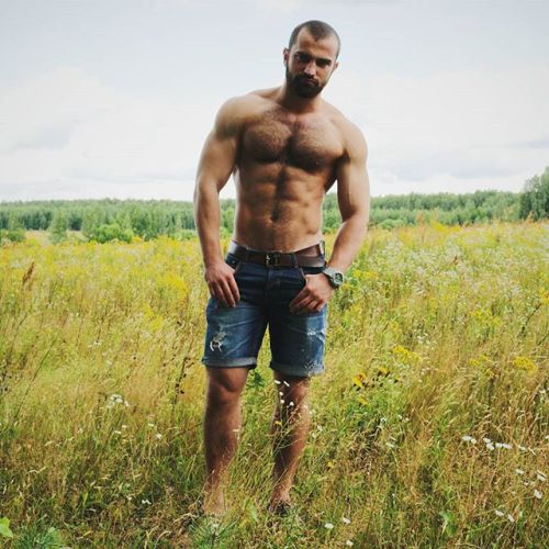 beardburnme:  “Have a nice day! Thanks @tom_tomichev for the photo” by @sergo_o on Instagram http://ift.tt/1Maov7I 