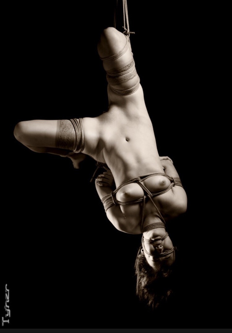 ekhoschamber:From my shoot with Tyher.My first suspension.