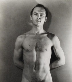 guywoodhouse:  zestyblog:Yul Brynner  The