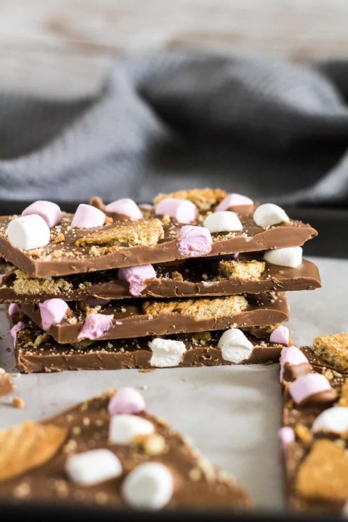 daily-deliciousness:S'mores chocolate bark OMG this can’t happen!!!!! STOP IT!!!!