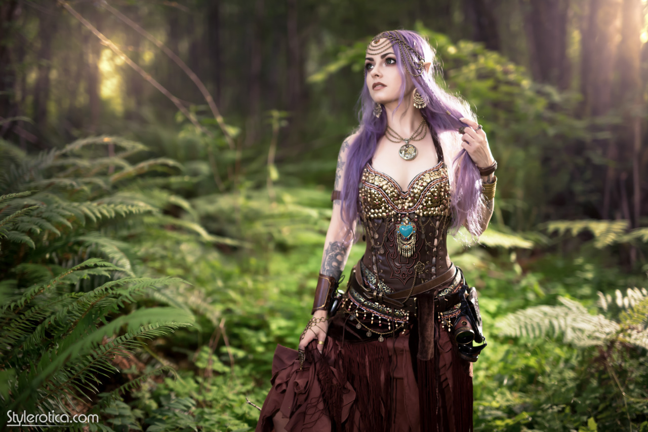 steamgirlofficial:  Genevieve returns in this week’s mystical set on Stylerotica.com,