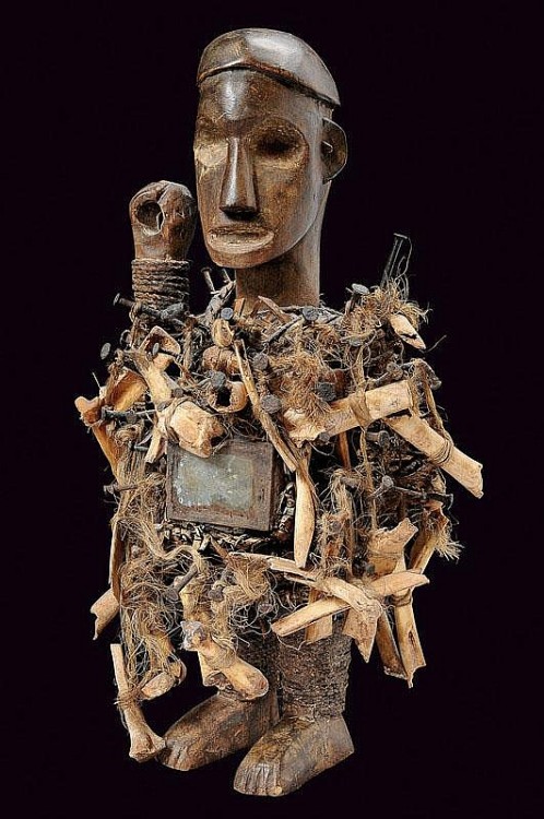 Sculpture depicting a shaman originating from Congo, circa 1900.