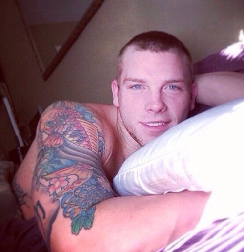 sicfux1974:  dirtybeardadmike:  Sexy sexy boy  I’m in love! 