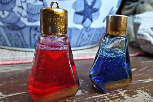 otlgaming: LEAGUE OF LEGENDS MANA AND HEALTH POTION NECKLACES Dezi Wolfe is back with more gaming th