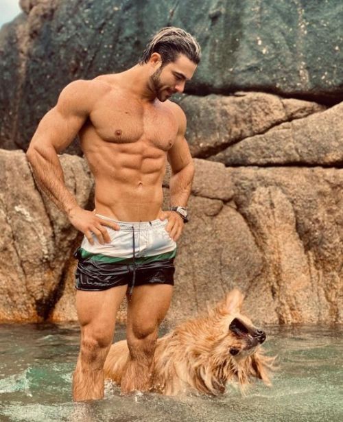 rippedmusclejock:  A good boy and his muscle