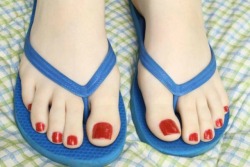tribal-lion93:  Beautiful toes 😍