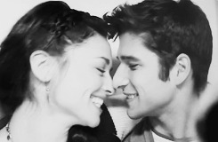 argentie-blog:  Allison: I’d rather just wake up with you. Scott: You will. High