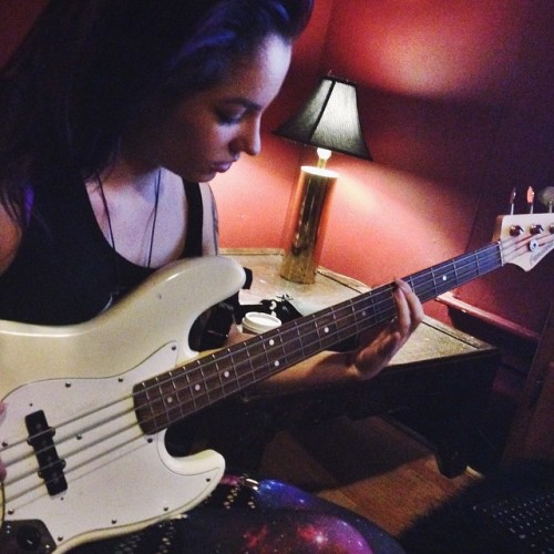 okidokiokami: Trying to learn some @zoopymonsters chunes. #bass #bayareamusic #oaklandmusic