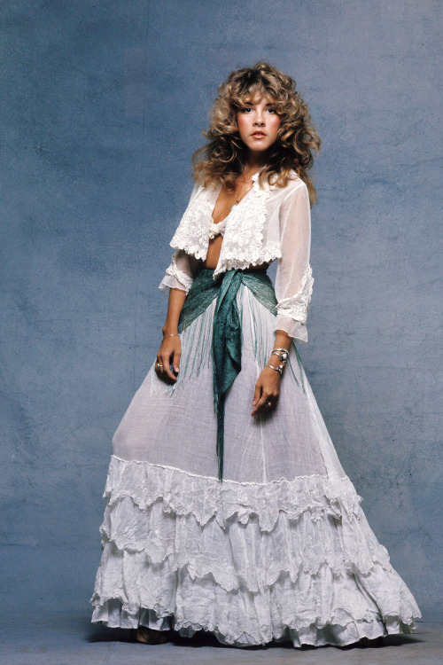 Porn Pics crystallineknowledge: Stevie Nicks photographed