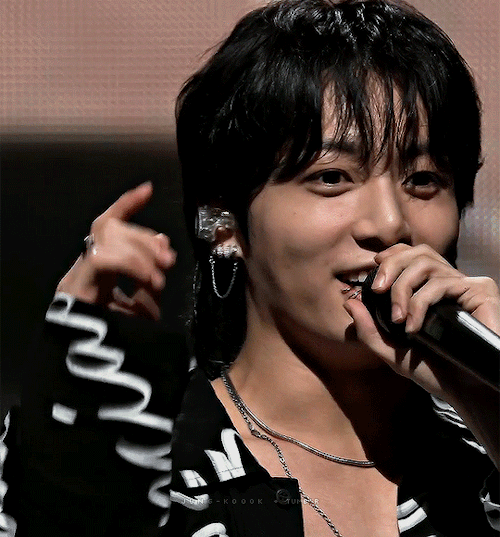 He Became More Stunning Day By Day (cr. @taee)