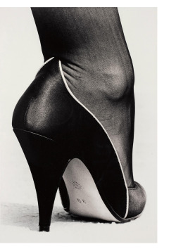 tftp4:  Helmut Newton  Shoe, Monte Carlo1983