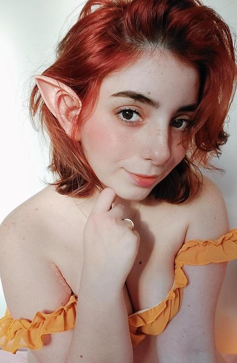A sunkissed freckled elf! ❤️ Hope you&rsquo;re having a great Thursday