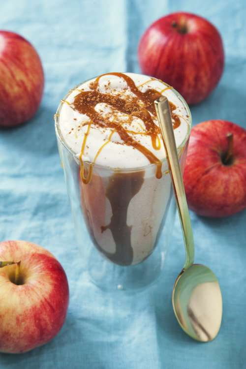 veganrecipecollection:  (via Caramel Apple Pie Milkshakes | Pickles &amp; Honey)