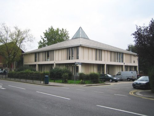 modernism-in-metroland: Burnt Oak Library, Barnet (1968) by B. Bancroft  A two storey library b