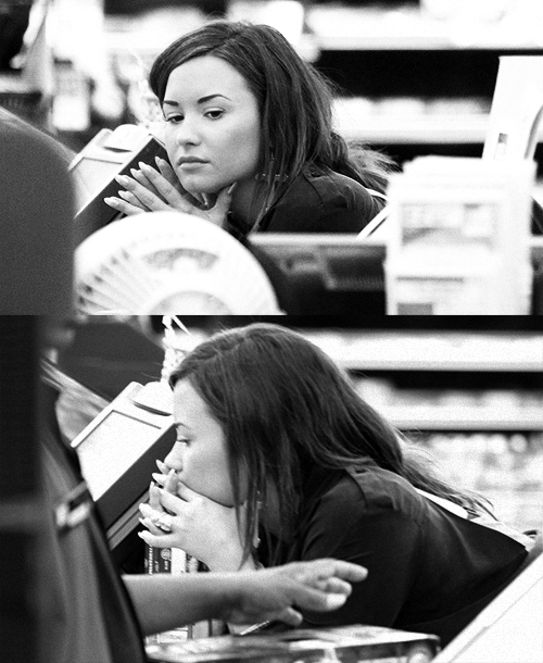 turningbacks:  I don’t think there’s going to be a day when I don’t think about food or my body, but I’m living with it. 