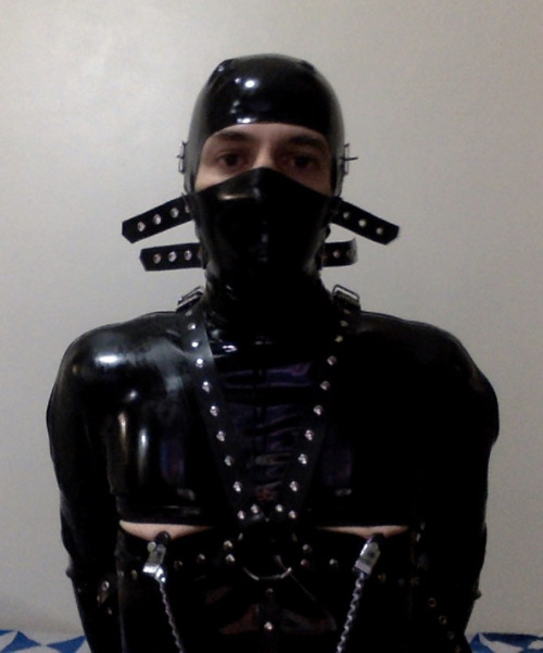 bouzudorei: Rubber drone conversion (stage 1). Rubber suit, muzzle and nipple clips in place. w