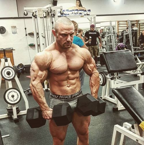 whitepapermuscle:  Daniel Sticco