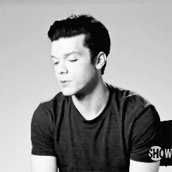 misterlightwoodbane:  x 