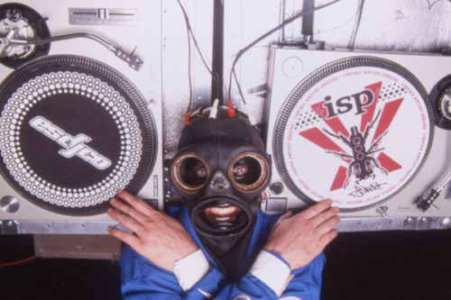 mfkr1: Sid Wilson, circa 1999. Don’t think these blue overalls were ever seen live.