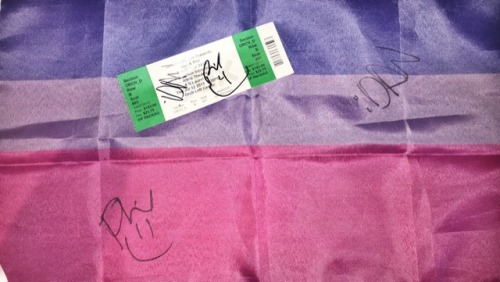 whiskered: I said “I know you can only sign one thing but can you please sign my ticket too? I