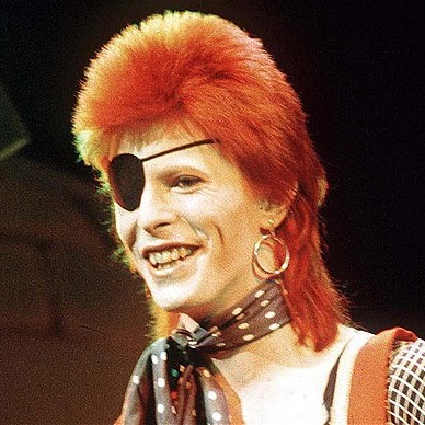 thenotoriousscuttlecliff:  The man who fell to earth has returned to the stars…  Farewell, David Bowie   (1947-2016)   