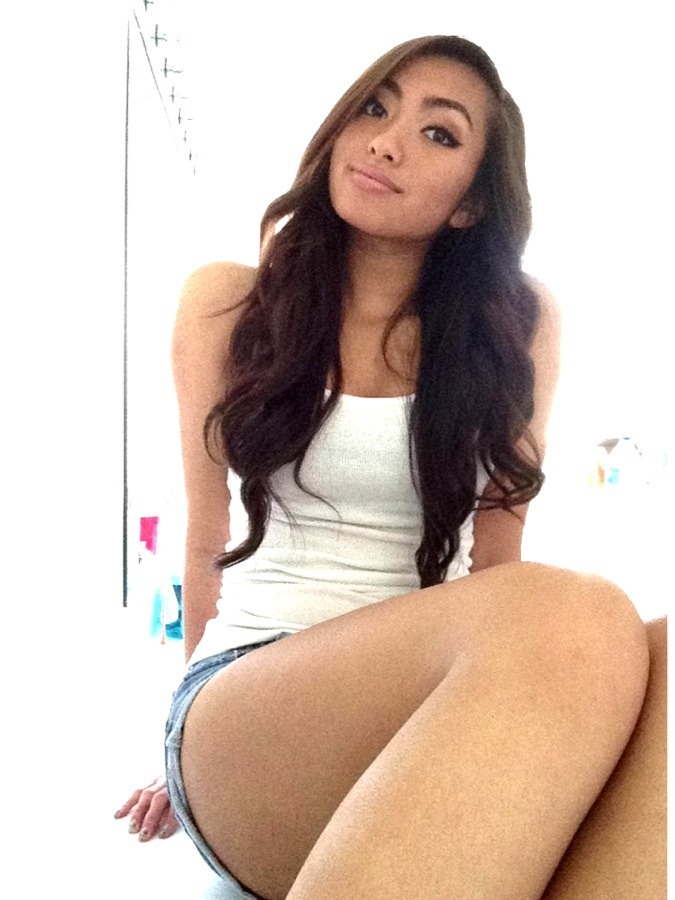 liddoaznvan:  Being able to wear shorts and a tank top, thank you Utah weather! &lt;3