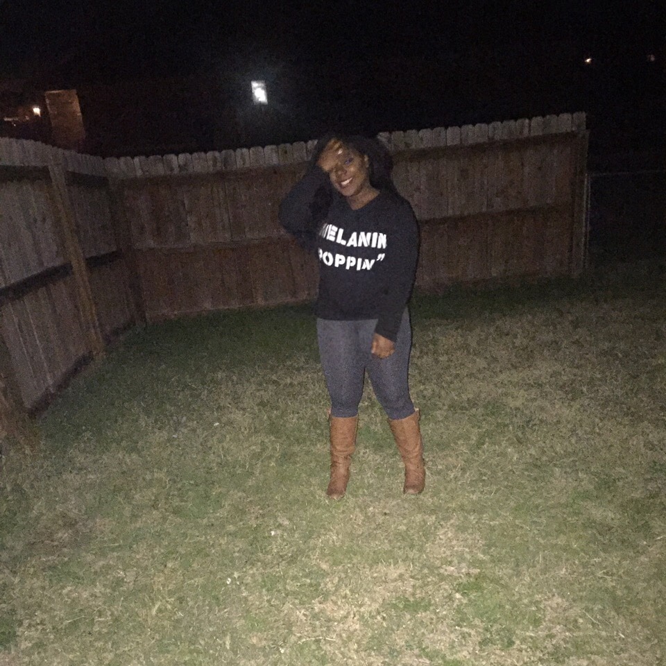 simplyraesheen:  Didn’t have any good pictures 😩😩 Dark skin appreciation